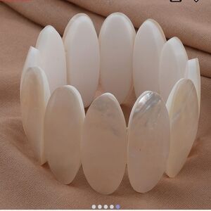 🆕️White Mother of Pearl Inlay Stretch Bracelet (7.50 in)